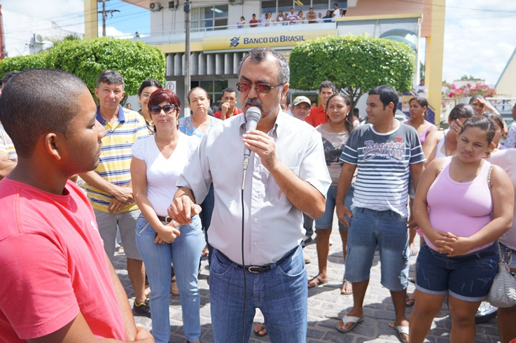 Prefeito Ismael Ferreira busca apoio para trabalhadores da Via Uno e Sindicato