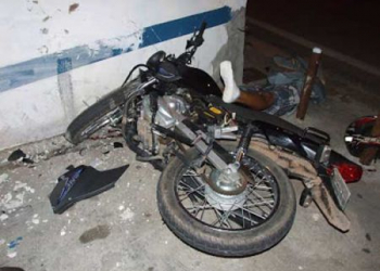 Motociclista morre ao bater veículo em parede no centro de Jacobina