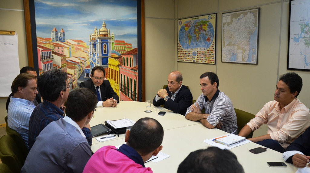 Deputado Joseildo luta para evitar fechamento de fábrica de calçados na região do Sisal