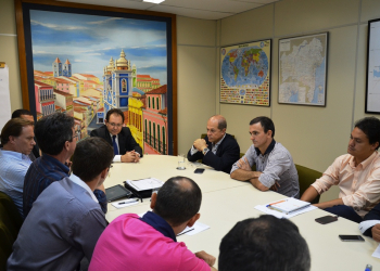 Deputado Joseildo luta para evitar fechamento de fábrica de calçados na região do Sisal