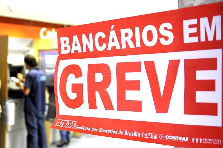 Bancários entram em greve a partir da zero hora desta quinta