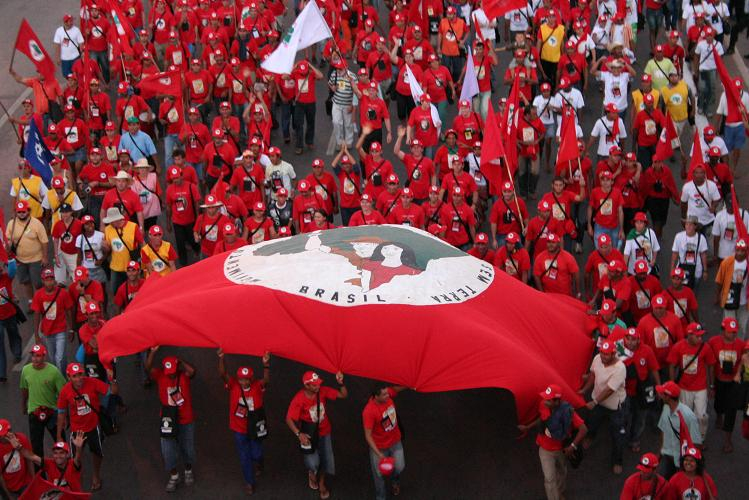 Salvador: Membros do MST invadem sede da Secretaria de Segurança da Pública em protesto