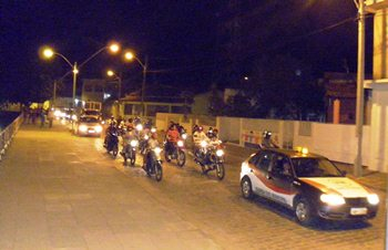 Assembleia de Deus faz festa para receber pastor no retorno da África