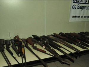 Polícia apreende 145 armas de uso exclusivo das Forças Armadas no Sudoeste baiano