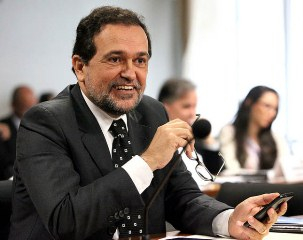 Celulares poderão ser usados para movimentações financeiras e fazer compras