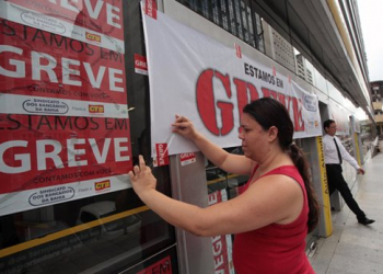 Bancários continuarão em greve até a próxima semana, de acordo com Sindicato