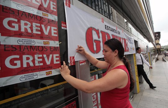 Bancários continuarão em greve até a próxima semana, de acordo com Sindicato
