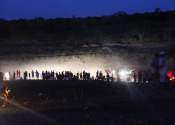 Coité – População do Açude de Aroeira comemora limpeza de barragem