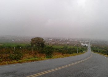 Chuva inesperada já dura 24 horas em Coité