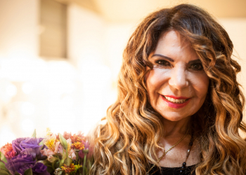 Elba Ramalho grava campanha e revela já ter abortado