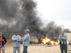 manifestação contra yamana-2