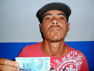 Itiúba: mototaxista é preso por usar cédulas falsas