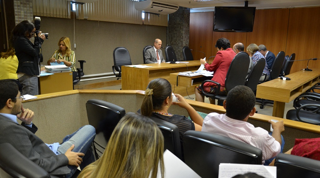 Projeto aprovado na CCJ determina atendimento diferenciado para mulheres vítimas de violência sexual