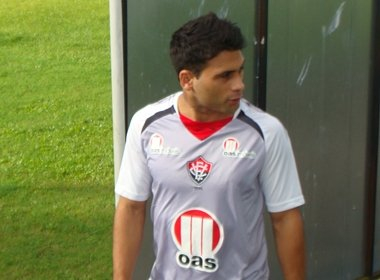 Vitória terá retorno de Michel e Kadu em duelo com a Portuguesa