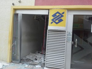 São Gonçalo dos Campos – Caixa eletrônico é explodido por bandidos