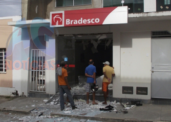 Mais um caixa eletrônico é explodido nesta madrugada, dessa vez em Antônio Gonçalves