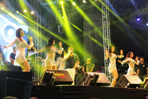 Monte Santo – Aviões sem Solange, o profano e a religiosidade juntos na maior festa popular do interior da Bahia (VEJA O ÁLBUM DE FOTOS)