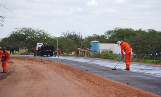 Mais uma estrada construída pela Augúrio Construções facilita acesso à cidade de Santa Brígida