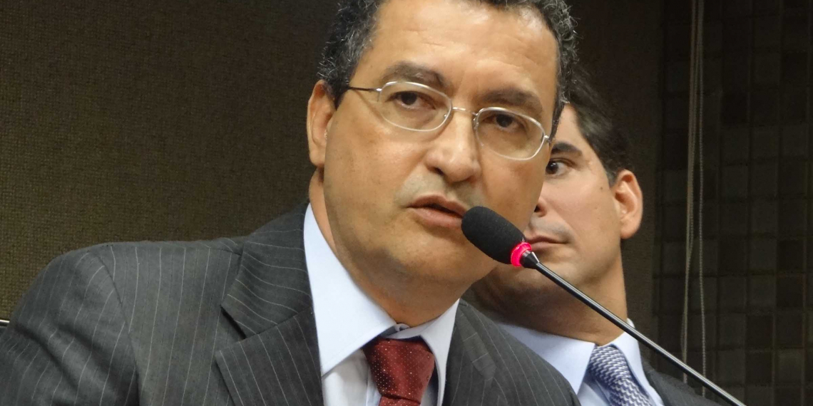 Rui Costa é o candidato a governador pelo PT, afirma Wagner