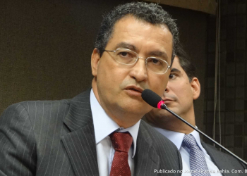 Rui Costa é o candidato a governador pelo PT, afirma Wagner