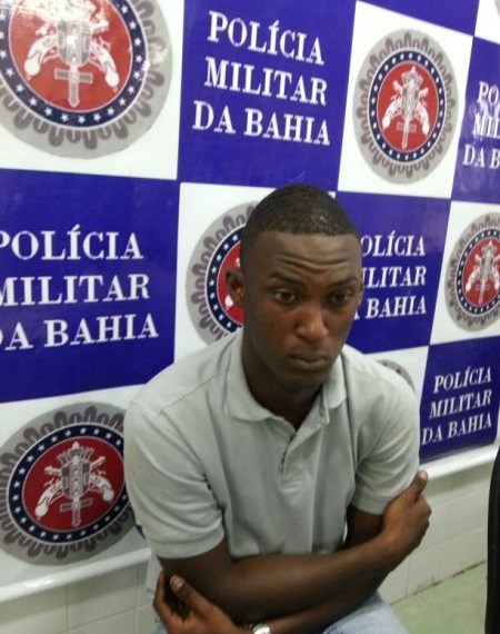 Soldado do exército é preso pilotando moto após fumar maconha