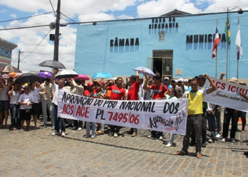 Agentes comunitários de saúde e endemias de dez municípios fazem manifestação em Riachão do Jacuípe em dia nacional de paralisação