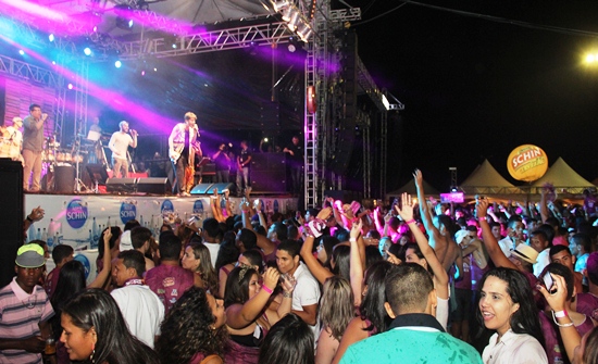 O axé de Saulo seguramente com suas músicas conhecidas lembrou seu grandes momentos na Banda Eva.