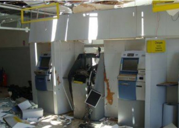 Barro Alto: bandidos explodem caixas eletrônicos de agência bancária