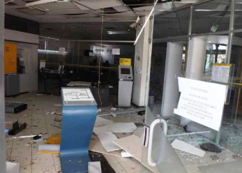 Expolsão em caixas eletrônicos do Banco do Brasil de Amélia Rodrigues