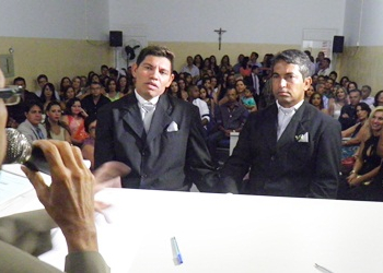 Juiz de Ribeira celebra o primeiro casamento entre pessoas do mesmo sexo