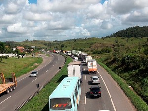 PRF registra mais de 100 acidentes em rodovias baianas no feriado prolongado