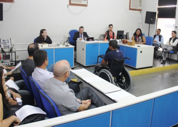 Júri com mais de nove horas de duração em Coité absolve um acusado e condena outro do caso Ney Mototaxi