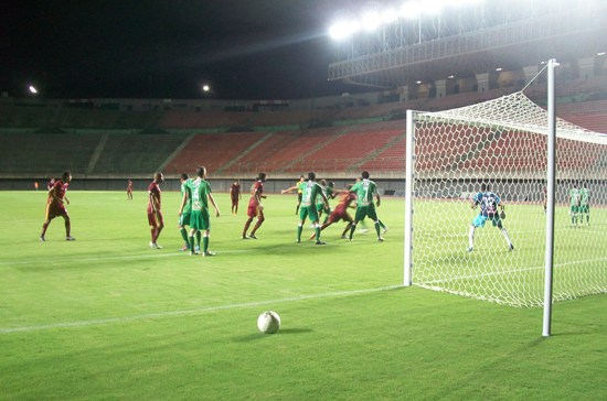 Jacuipense larga na frente do Vitória da Conquista nas semi finais pela Copa Governador