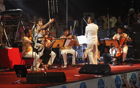Orquestra Santo Antônio de Música teve participação especial no show de Saulo