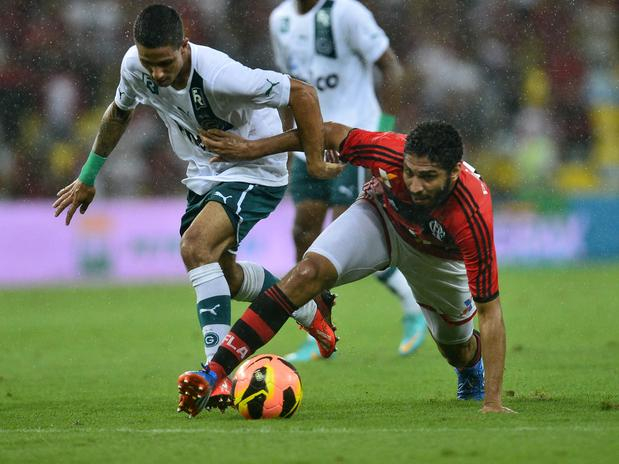 Wallace joga bem mais uma vez e ajuda o Fla vencer e garantir classificação para final da Copa do Brasil