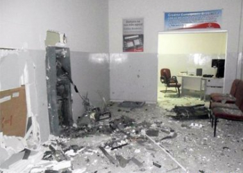 Santa Teresinha: Posto do Bradesco é destruído por bandidos