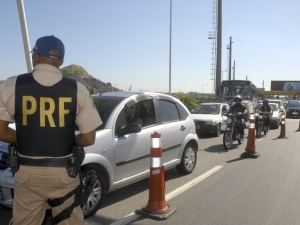 PRF reforça fiscalização nos 100 trechos mais perigosos das estradas federais