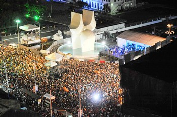 Primeiro dia do Réveillon Salvador 2014 atrai 85 mil pessoas