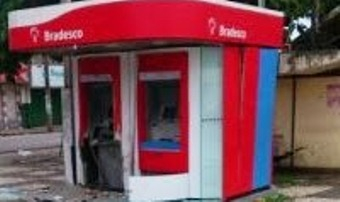 Bandidos explodem caixa eletrônico do Bradesco em Feira de Santana