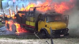 Caminhão pega fogo no centro da cidade de Nova Fátima