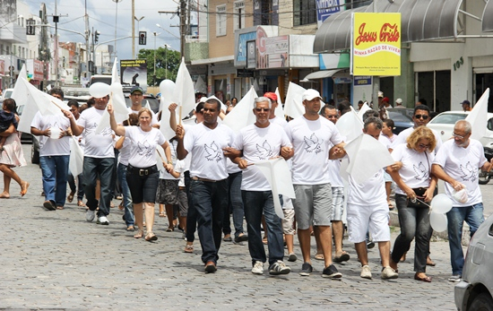 Caminhada da Paz marcou encerramento de 2013 do CONSEG