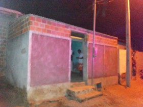 Residência invadida e homem executado em Riachão