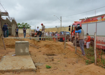 Homem é encontrado morto em buraco de 2m em terreno de creche