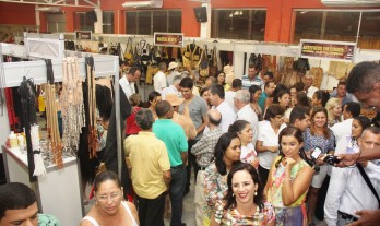 Stands lotados na feira de 2013 serviu para mostrar a força de Ipirá na produção coureira.