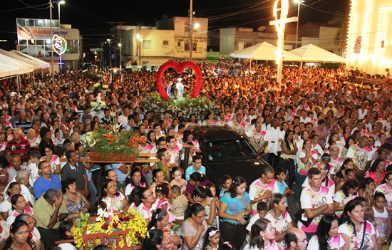Missa campal e procissão marcaram o encerramento do novenário de Nossa Senhora da Conceição