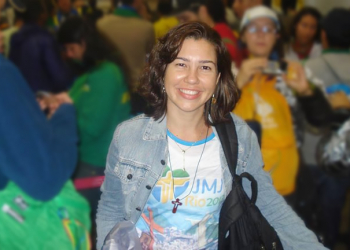 Mulher morre em colisão com carreta na BR 116