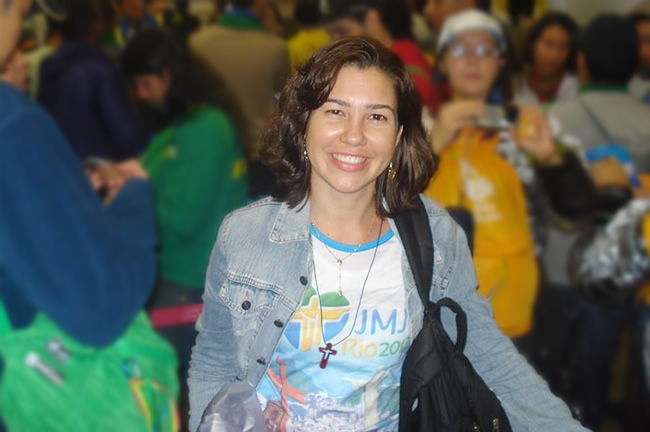 Mulher morre em colisão com carreta na BR 116