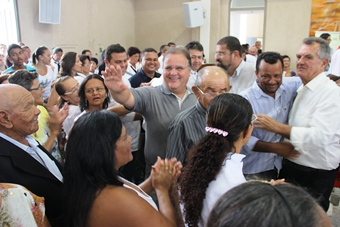 Santaluz II – Geddel participa da missa em louvor a Santa Luzia
