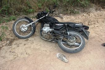 Moto suja de sangue é encontrada na estrada Coité/Aroeira