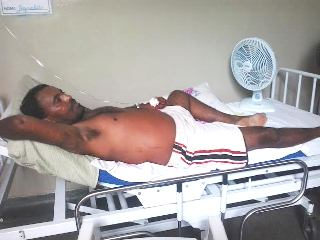 Santaluz – Familiares faz apelo as autoridades para providenciar transferência de vítima de acidente de moto